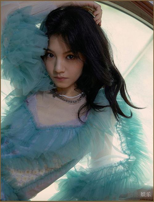 女演员春夏图片大全,光影交织下的时尚女神