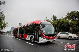 公交车图片大全,公交车图片大全中的城市风情