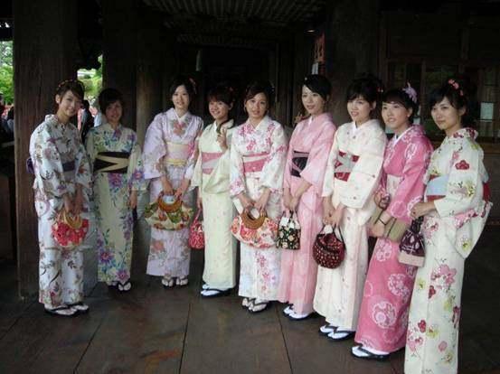日本女和服下的秘密,揭开日本和服之下的神秘面纱