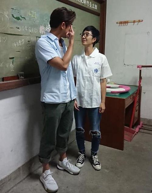 电影校服床戏,校服下的禁忌之恋
