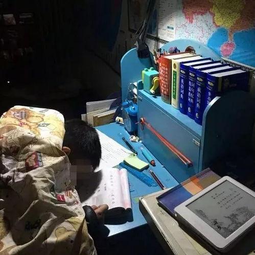 妈妈伤心图片大全,温情与泪水的交织