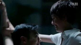 何美钿床吻戏,激情四溢的浪漫瞬间